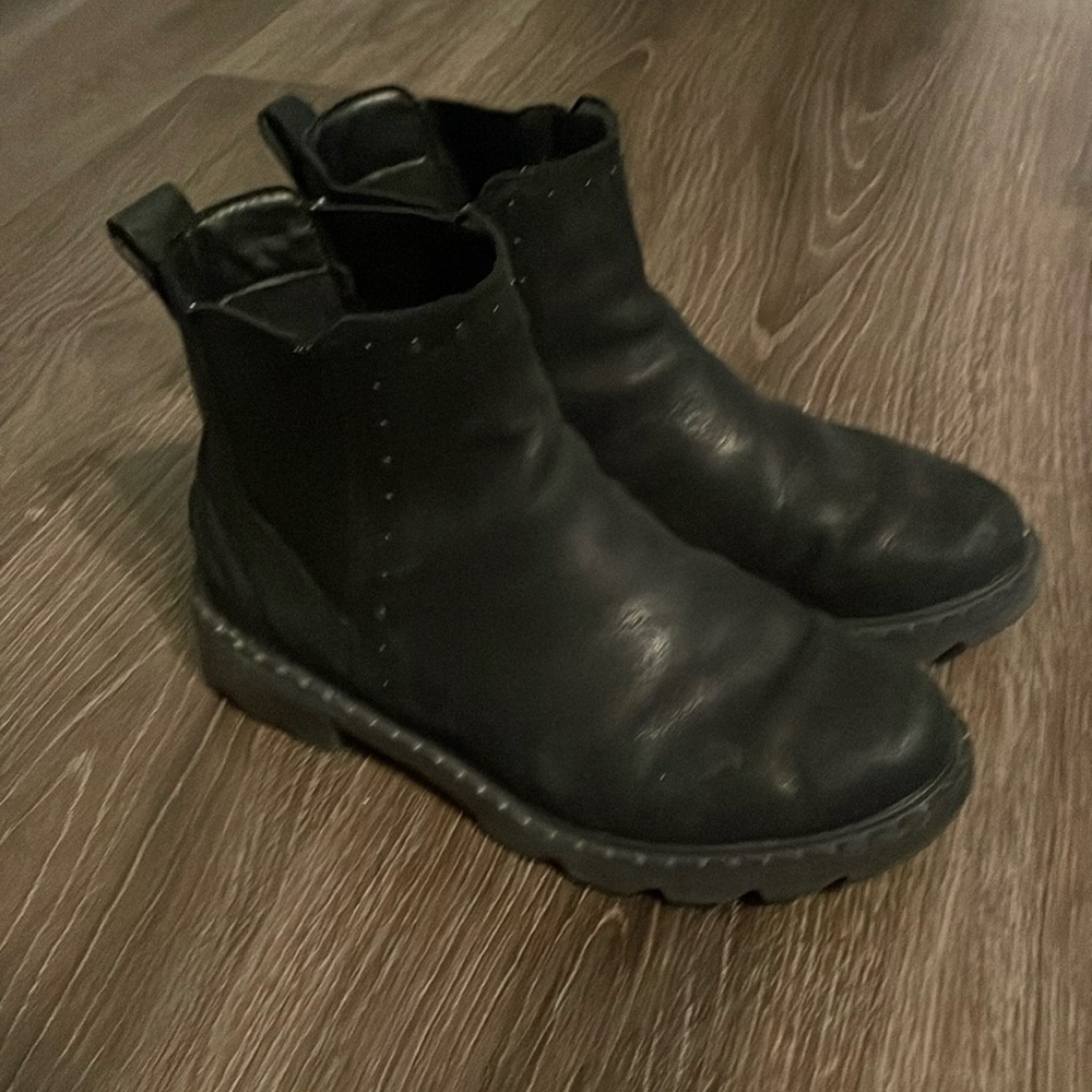 Sorel Black Chelsea Boots